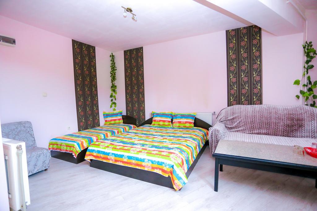 Hostel Shatrata Bogomilovo Exterior photo
